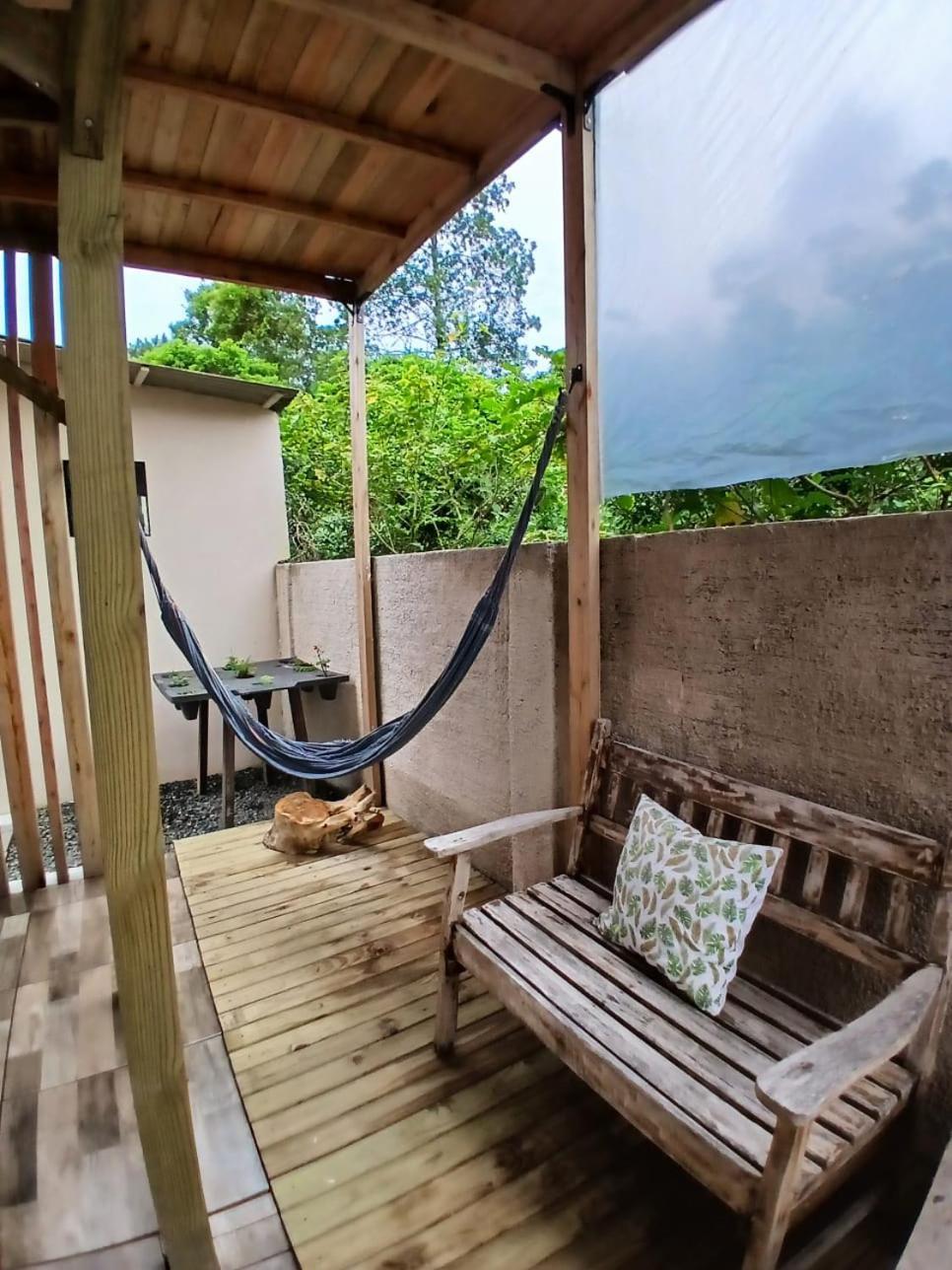 La Casita Casa Familiar Hospedagem E Camping Urbano Navegantes Exterior foto